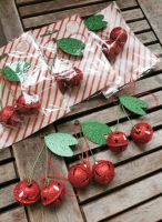 Christbaumschmuck Baumschmuck Kirschen Cherries Cherry Glöckchen Nordrhein-Westfalen - Solingen Vorschau