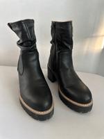 Wie neu MUSTANG SHOES Winterstiefelette 41 Damen Plateau Nordrhein-Westfalen - Bottrop Vorschau