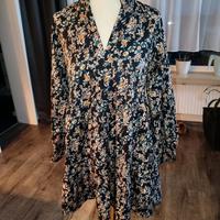 Shein Blumenkleid V-Ausschnitt Schwarz Braun Grün Gr. XS Bayern - Veitsbronn Vorschau