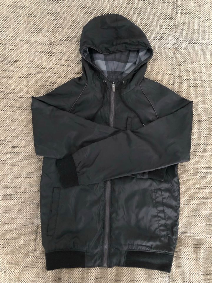 H&M Zara Windbreaker Jacke Wendejacke schwarz/grau Größe S/M in Berlin