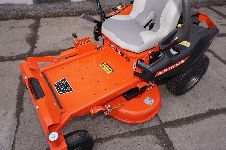 Ariens EDGE 34 Nullwendekreismäher / Zero Turn Mäher in Kreischa