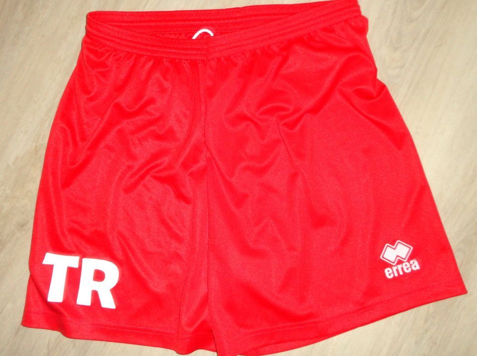 sportl. Shorts, rot Gr.L "Errea in Bischofswerda