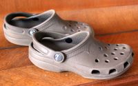 Crocs Hausschuh Badeschuh Gartenschuh Sandalen Gr. 34-35 xs W 4-5 Bielefeld - Bielefeld (Innenstadt) Vorschau