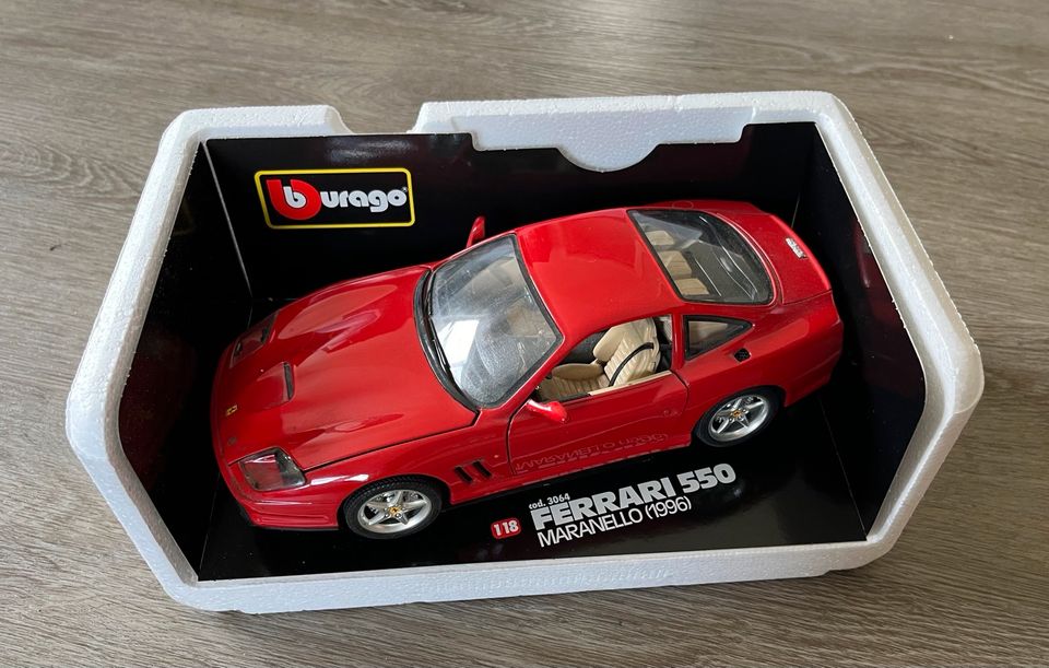 Bburago 1:18 Ferrari 550 Maranello rot 3064 OVP in Hamminkeln