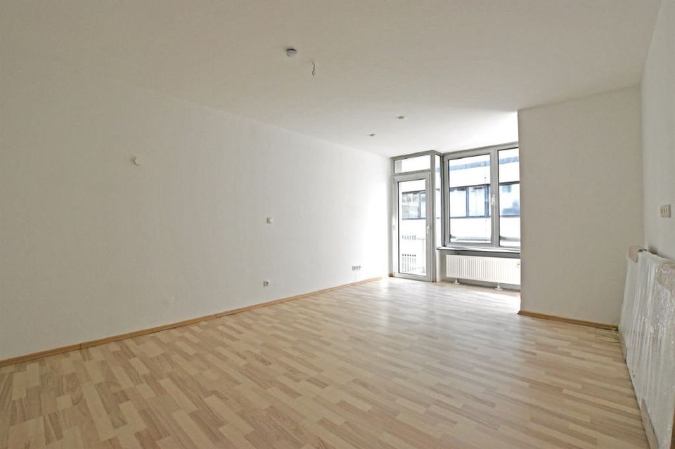 Ideal für Wohngemeinschaft: 3-Zimmer-Wohnung mitten in der Kasseler City am Spohrplatz in Kassel