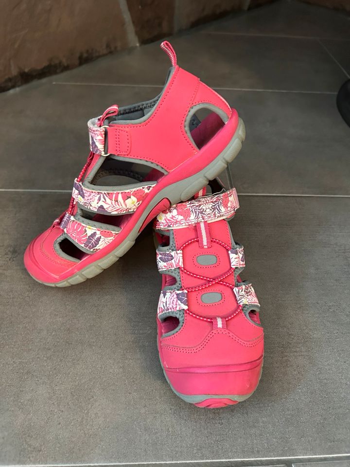 Friboo Outdoor Sandalen Gr. 35 in Dassel