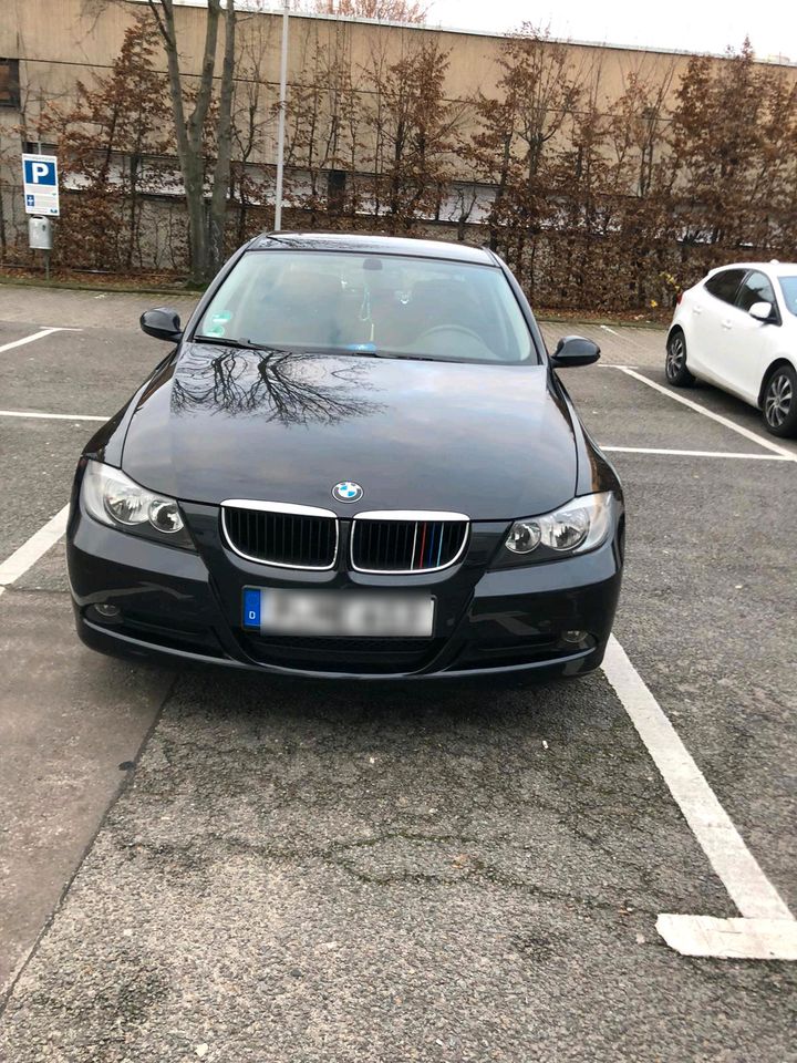 BMW 3er  318i Schwarz, tauschen auch möglich in Berlin