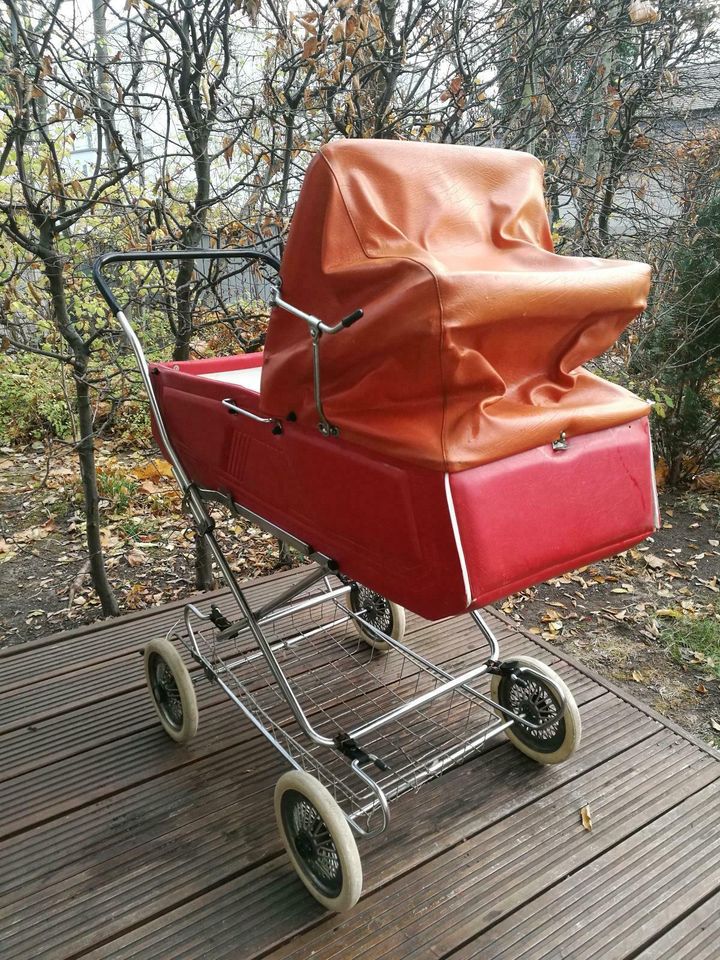 Rot Zekiwa Kinderwagen und Sportwagen bzw Buggy DDR in Leipzig