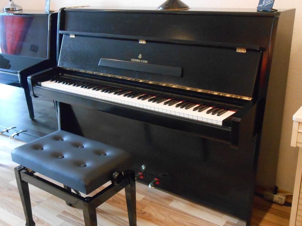 Steinway & Sons Klavier Mod.Z ,schwarz, TIPTOP!! Garantie,Transp in Köln