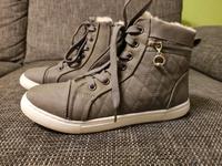 Gefütterte Sneaker Größe 38 Sachsen - Sebnitz Vorschau
