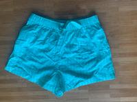 Grün-weiß gestreifte kurze Hose Niedersachsen - Schwarmstedt Vorschau