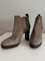 Gadea Stiefel Wildleder hellbraun Gr. 39 Hessen - Hanau Vorschau
