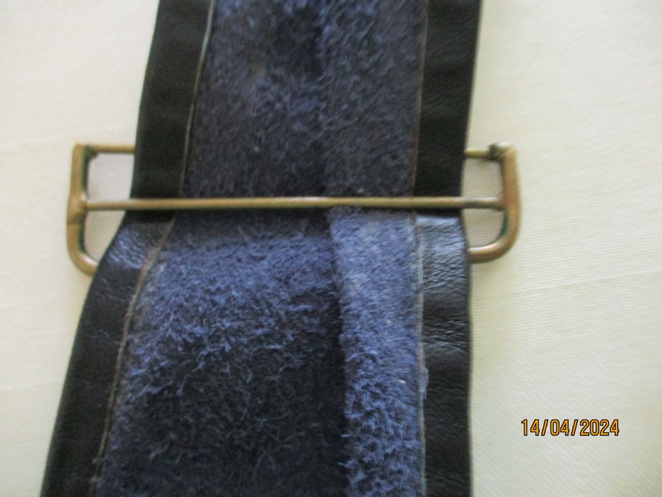 Hochwertiger Gürtel/Nappaleder schwarz mit Messingspange in Rösrath