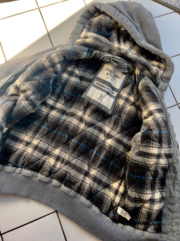 Abercrombie & Fitch  Kapuzenjacke in Leipzig