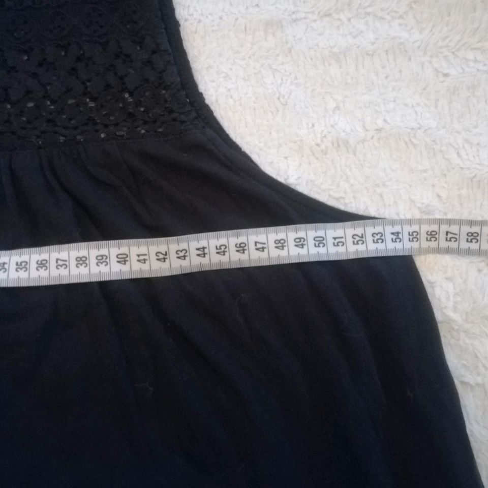 Süßes H&M Kleid Schwarz mit Häkel Spitze L 42 40 in Eutin