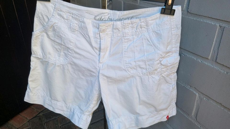 Edc by Esprit Shorts Modell Star weiß  u. Türkis Gr. 40 in Issum