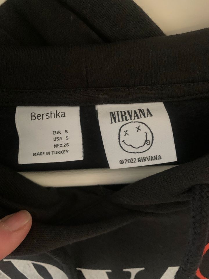 Bershka Hoodie „Nirvana“ mit Smileys Oversized Gr S Anthrazit in Köln