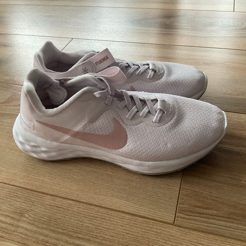 Nike sneaker rosa Gr. 38,5 in Neuss