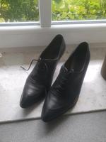 Peter Kaiser Pumps Schnürschuhe Gr. 6,5 Niedersachsen - Marschacht Vorschau