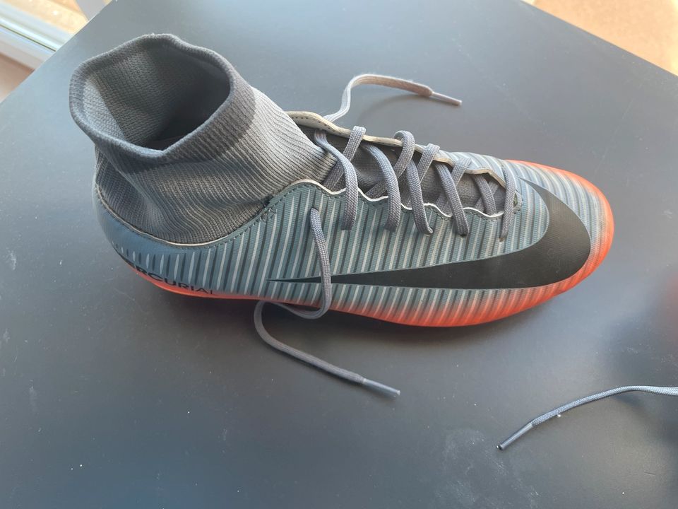 Nike Mercurial Superfly V CR7 Junior Fußballschuhe in Denkendorf