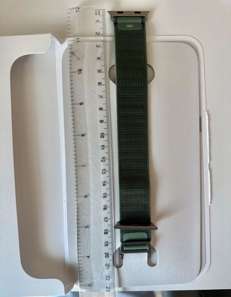 Apple Watch 44/45/49 Ultra Green Alpine Loop Armband Größe S in Aalen