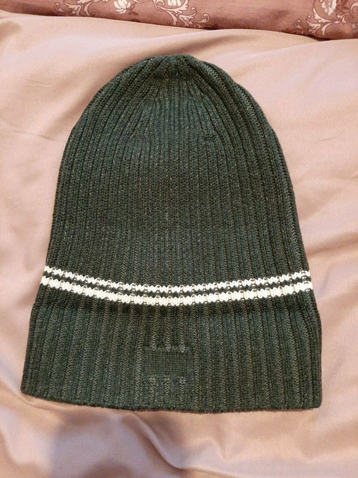 Fred Perry Beanie Strickmütze grün Casuals in Stuttgart