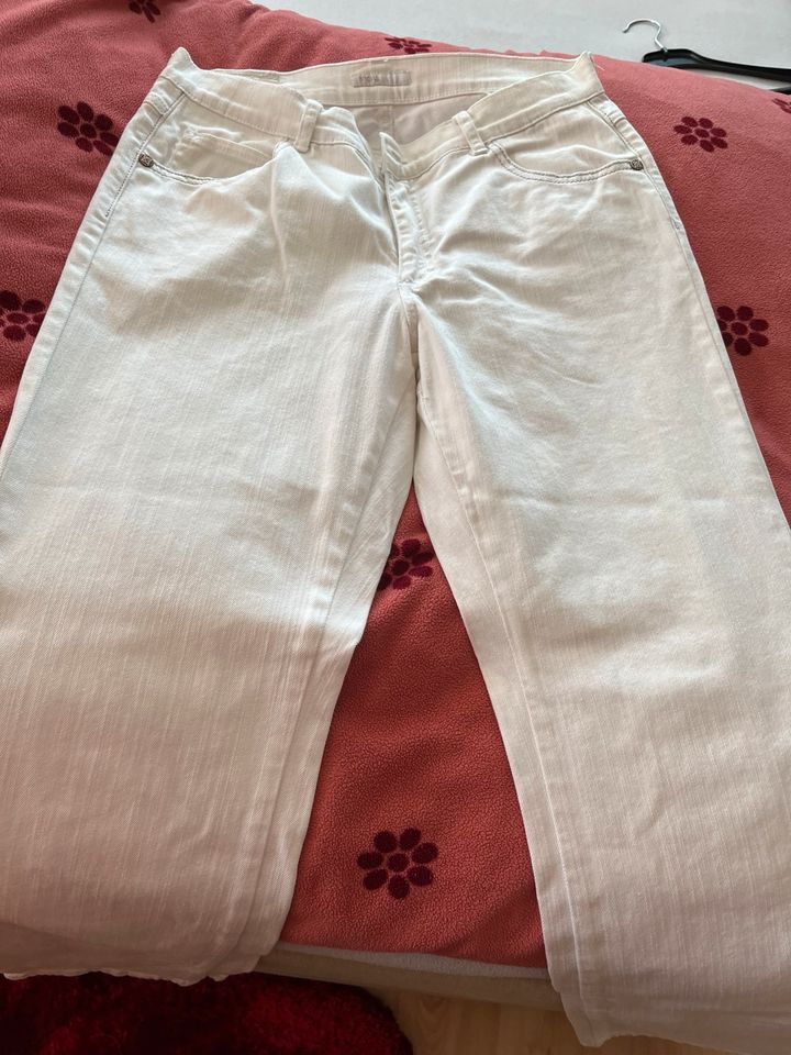 Jeans Gr. 42 wie neu in Floh-Seligenthal-Floh