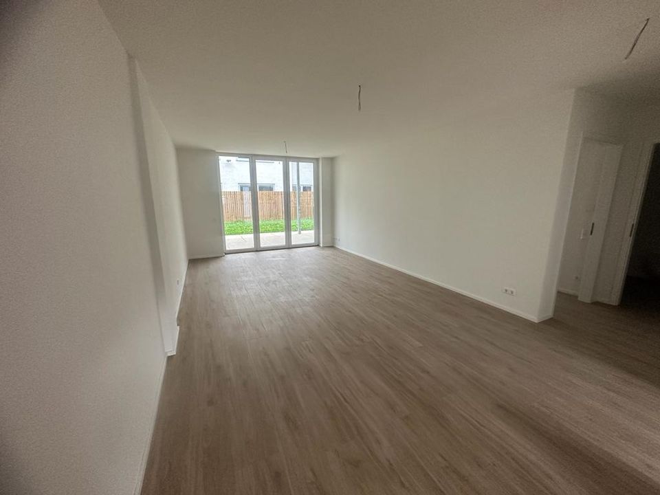 ** Sichere Kapitalanlage** 3,5-Zimmer-Erdgeschosswohnung mit modernem Schnitt, Terrasse und Garten! in Esslingen