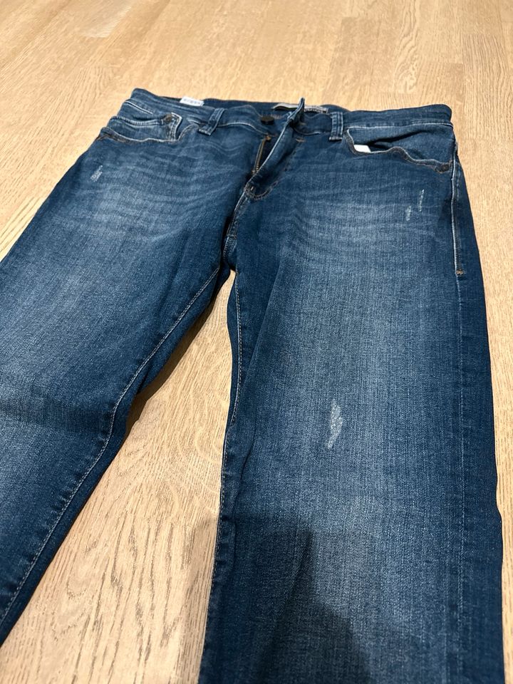 Jeans blau mavi Ultra move Hose 32/30 in Duisburg