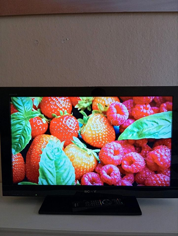 Sony Bravia LED 32 Zoll Ready Fernseher HDMI USB Kabel... in Hannover