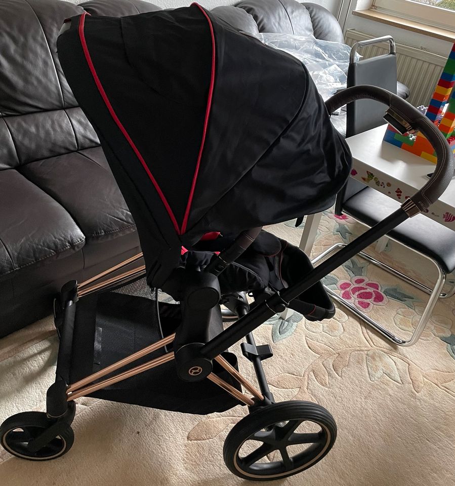 Cyber Platinum Priam Kinderwagen Ferrari Victory Black in Lemgo