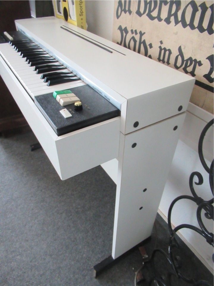 alte Magnus Orgel electronic Organ für Einsteiger in Hohenstein-Ernstthal