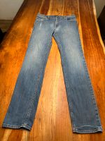 Prada Herren Jeans Gr. 32 blau Nordrhein-Westfalen - Stolberg (Rhld) Vorschau