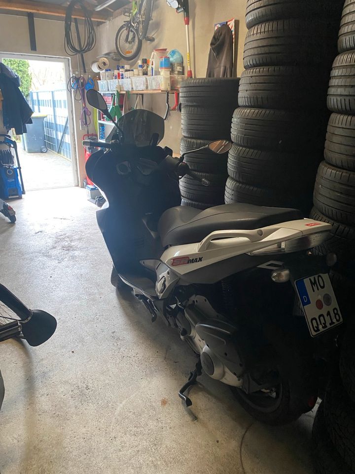 Aprilia SR max 300ie in Kamp-Lintfort