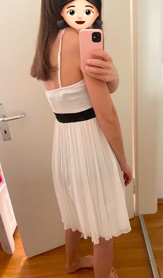 Kleid weiß mit schwarzem Band & Applikation in München