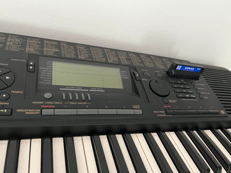 Casio PSR-520 Synthesizer in Berlin