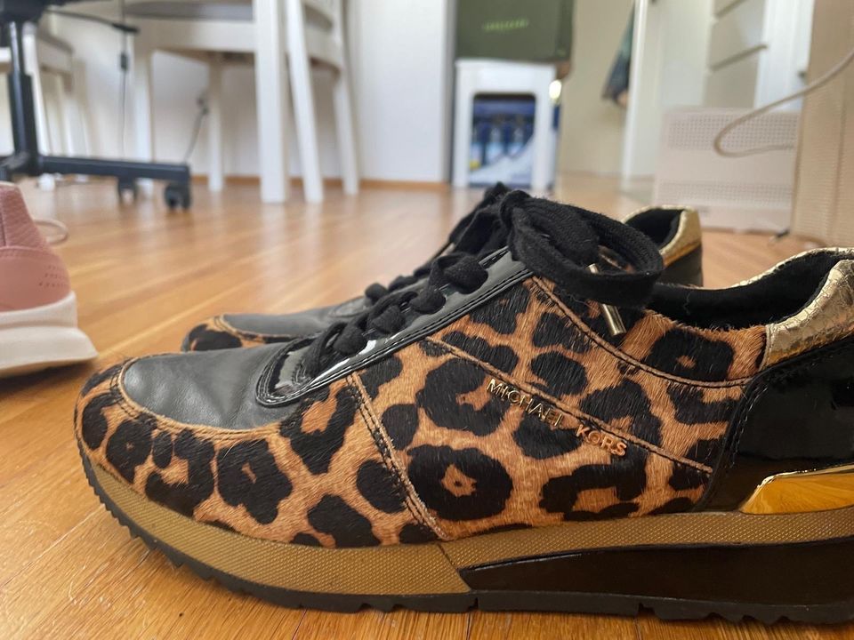 Michael Kors Sneaker Leopard Print in München