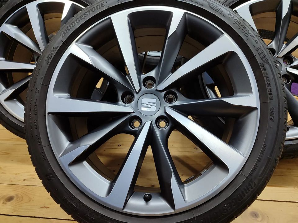 4 original SEAT LEON KL SOMMERRÄDER PERFORMANCE I 225/40 R18 in Goslar