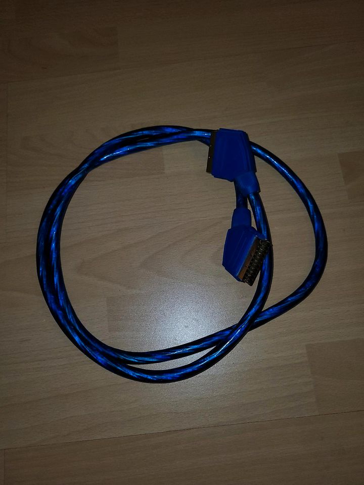 Scart Kabel blau mit vergoldeten Anschlüssen in Limburg