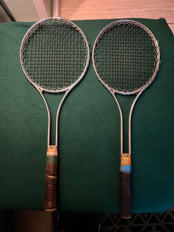 2 Vintage Tennisschläger Stahlrahmen von LACOSTE in Essen