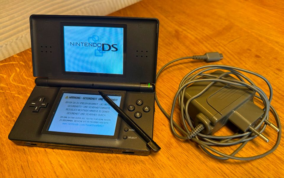 Nintendo DS gebraucht mit Spielen in Regensburg