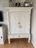 Antiquität / Schrank Kommode Wäscheschrank Eiche Shabby chic weiß Hessen - Ronshausen Vorschau