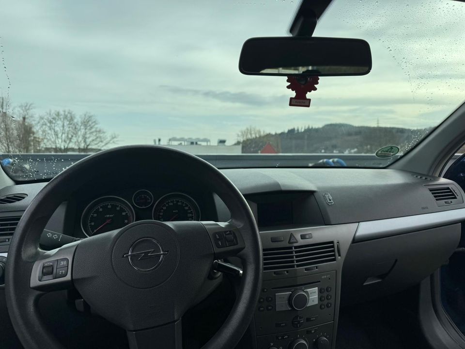 Opel Astra 2005 1.4 in Hilchenbach