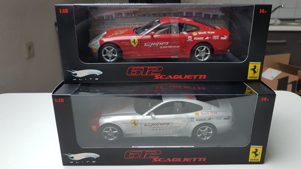 Ferrari 1/18 Hot Wheels Elite Modellautos in Krefeld