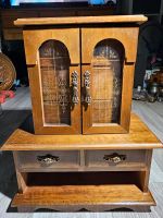 Vintage-Holzschrank mit Glasfenstern und Schubladen Berlin - Westend Vorschau