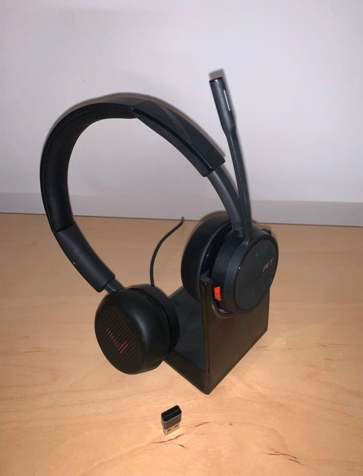 Headset Wireless Plantronics 4220 mit Ladehalterung in Meerbusch