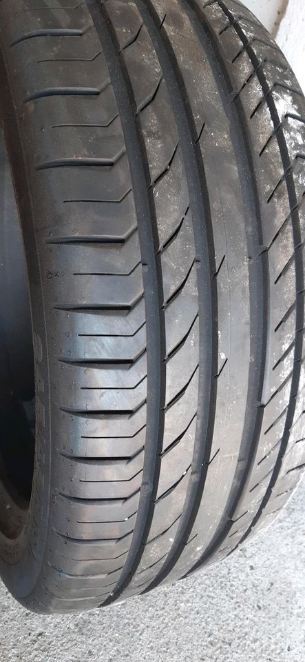 Geflickter Neuwertiger Reifen 245/45 R19 in Plauen