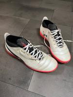 Puma One Fußballschuhe Gr. 42,5 Halle + draußen  weiß Berlin - Tempelhof Vorschau