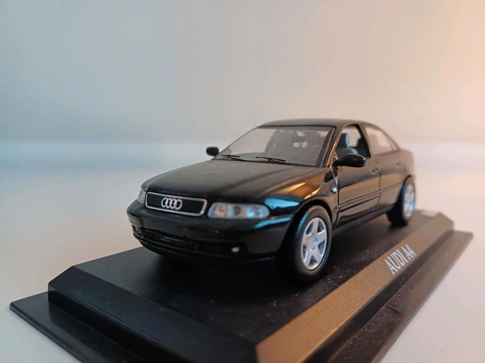 Audi A4 B5 Limousine 1:43 schwarz (no RS4) in Hamburg