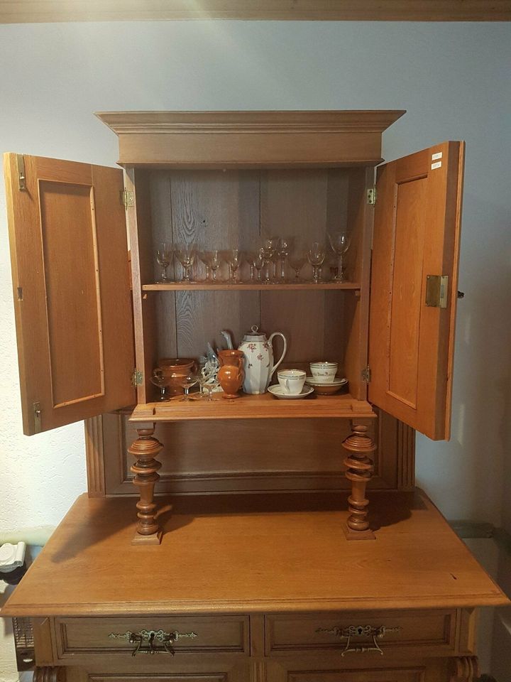 Eiche Gründerzeit Säulen Buffet um 1880 / Antik Schrank in Ehringshausen